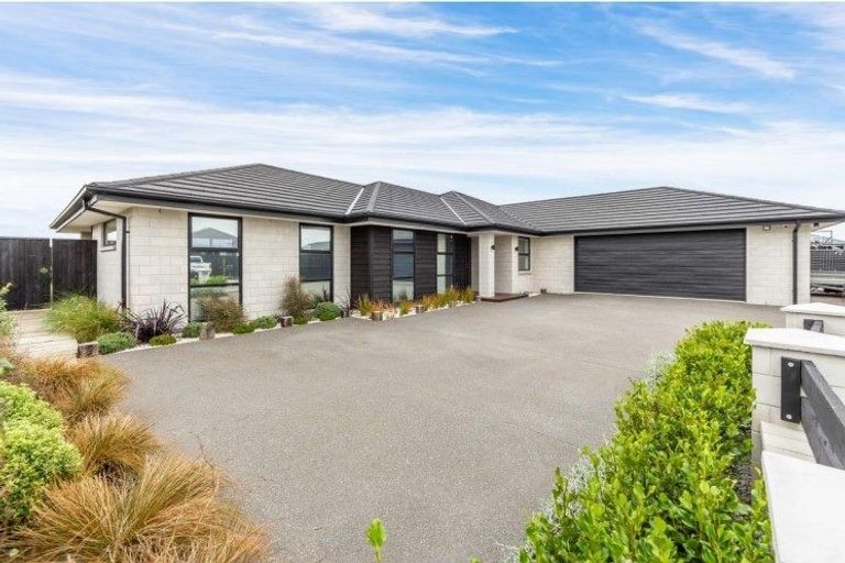 Photo of property in 17 Gemini Place, Rolleston, 7614