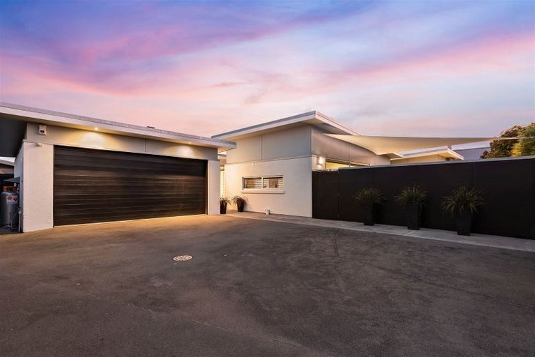 Photo of property in 11 Linkwater Way, Parklands, Christchurch, 8083