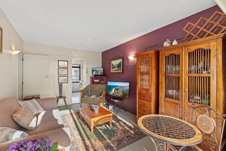 Photo of property in 40 Maunganui Road, Mount Maunganui, 3116