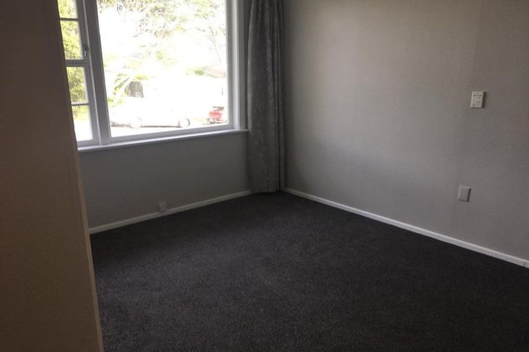 Photo of property in 66 Stewart Drive, Newlands, Wellington, 6037