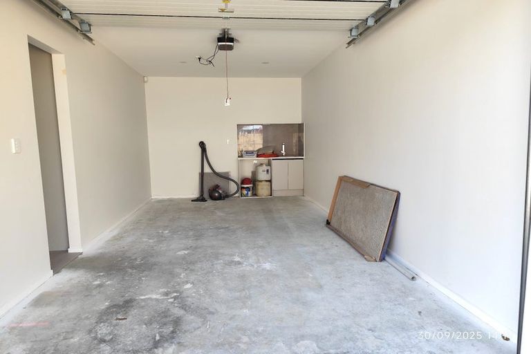 Photo of property in 4 Chatsworth Crescent, Pakuranga Heights, Auckland, 2010
