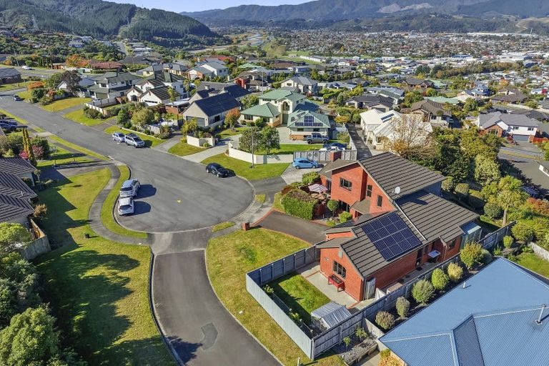 Photo of property in 17 Garrett Place, Riverstone Terraces, Upper Hutt, 5018