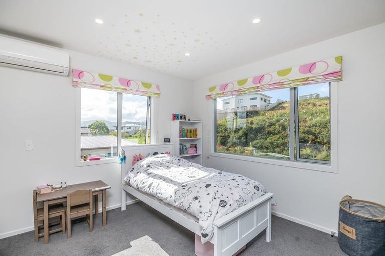 Photo of property in 104 Navigation Drive, Whitby, Porirua, 5024