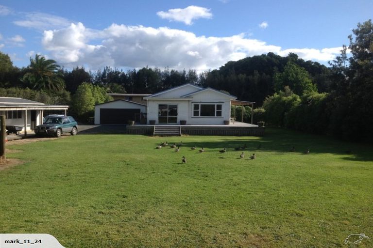 Photo of property in 26 Cambridge Road, Riverhead, 0820