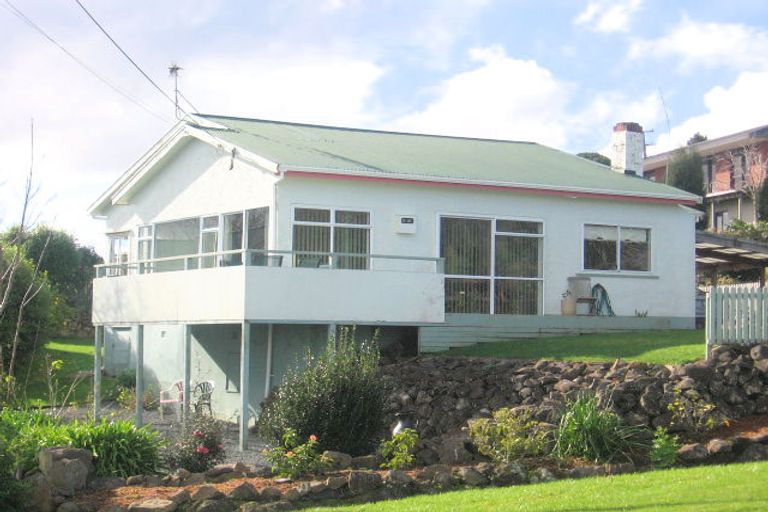 Photo of property in 4 Kaiwaka Road, Onerahi, Whangarei, 0110