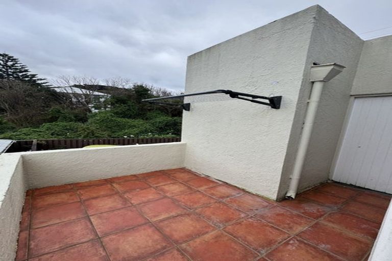 Photo of property in San Antonio Flats, 4/12 Kilbirnie Crescent, Kilbirnie, Wellington, 6022