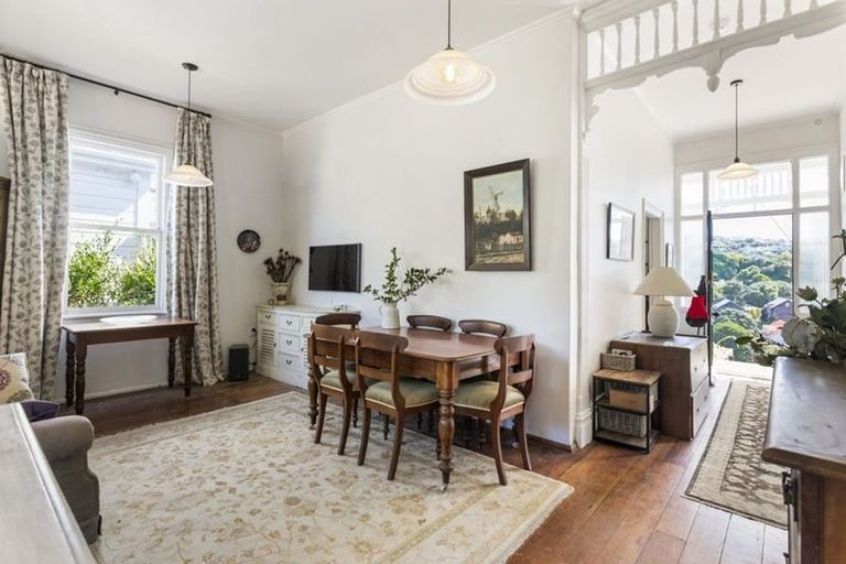 Photo of property in 55 Fairview Crescent, Kelburn, Wellington, 6012