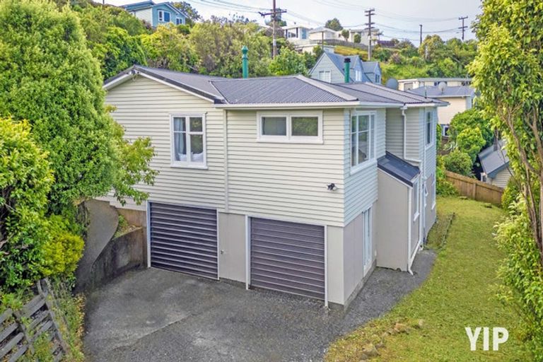 Photo of property in 115 Ruskin Road, Newlands, Wellington, 6037