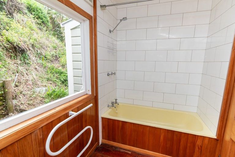 Photo of property in 11 Levina Avenue, Aro Valley, Wellington, 6021