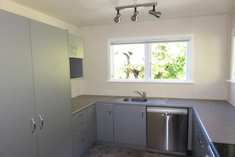 Photo of property in 62 Salford Street, Newlands, Wellington, 6037