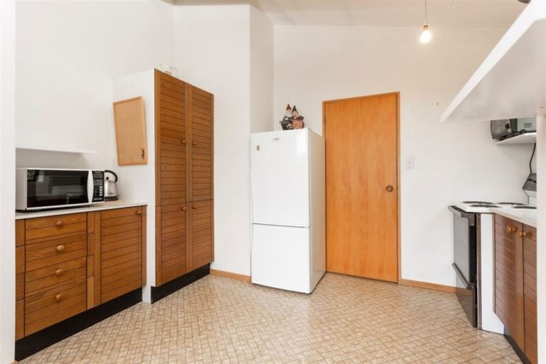 Photo of property in 92b Englefield Road, Northwood, Christchurch, 8051