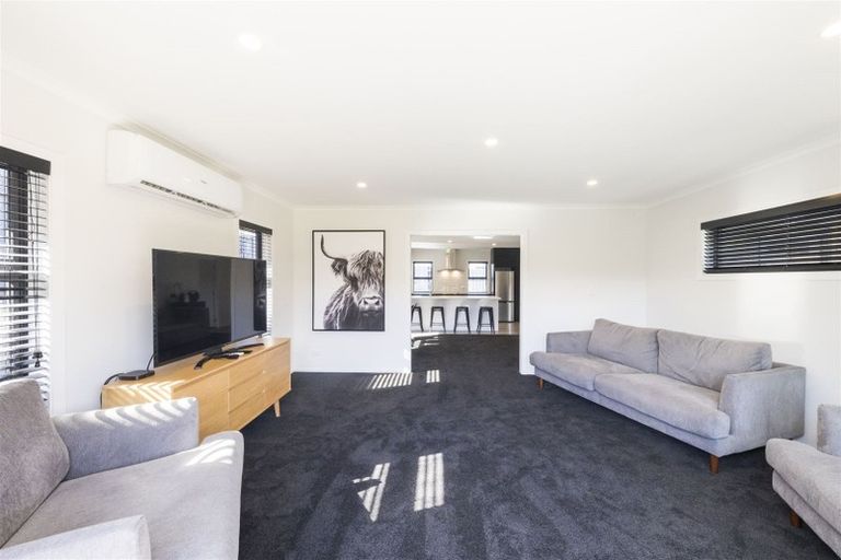 Photo of property in 8 Poplar Grove, Feilding, 4702