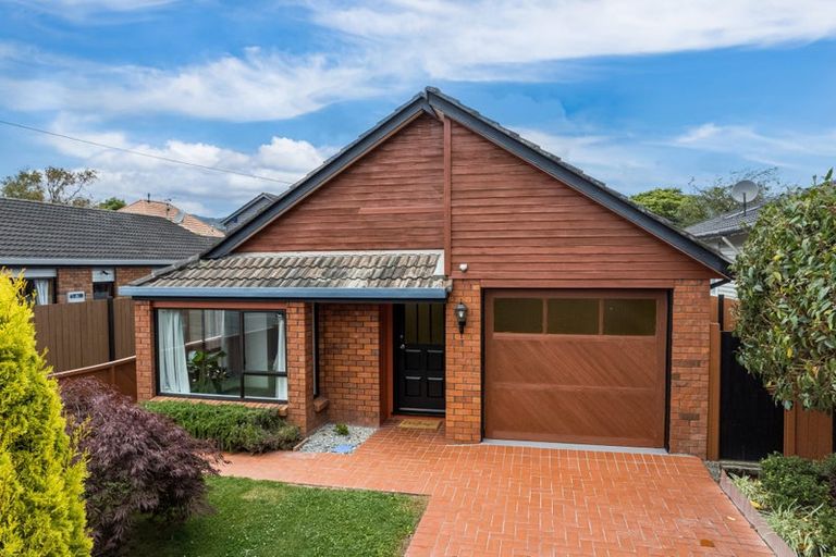 Photo of property in 86 Hautana Street, Woburn, Lower Hutt, 5010
