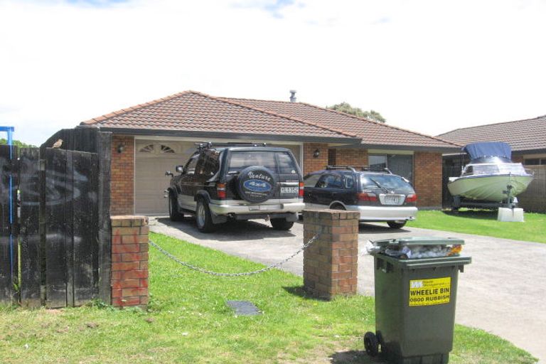 Photo of property in 25a Edinburgh Avenue, Rosehill, Papakura, 2113