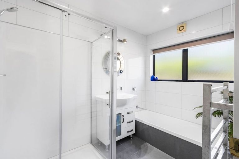 Photo of property in 29 Greystoke Lane, Avonhead, Christchurch, 8042