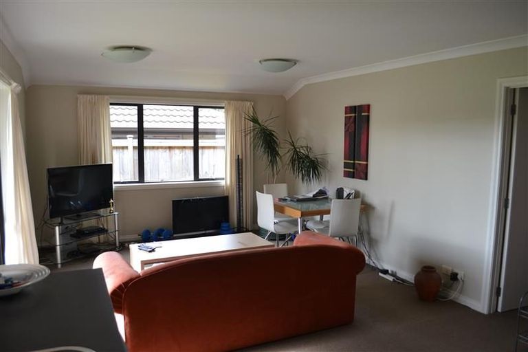 Photo of property in 12 Newbury Place, Schnapper Rock, Auckland, 0632