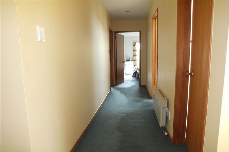 Photo of property in 11 Brockhall Lane, Avonhead, Christchurch, 8042