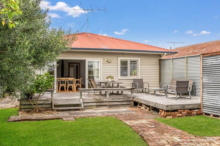 Photo of property in 37 Cobden Street, Gisborne, 4010