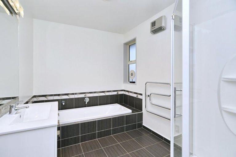 Photo of property in 18 Oratia Grove, Northwood, Christchurch, 8051