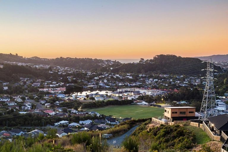 Photo of property in 1 Stunsail Lane, Whitby, Porirua, 5024