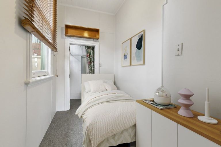 Photo of property in 186 Oriental Parade, Oriental Bay, Wellington, 6011