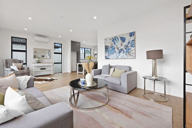 Photo of property in 4 Auden Close, Somerville, Auckland, 2014