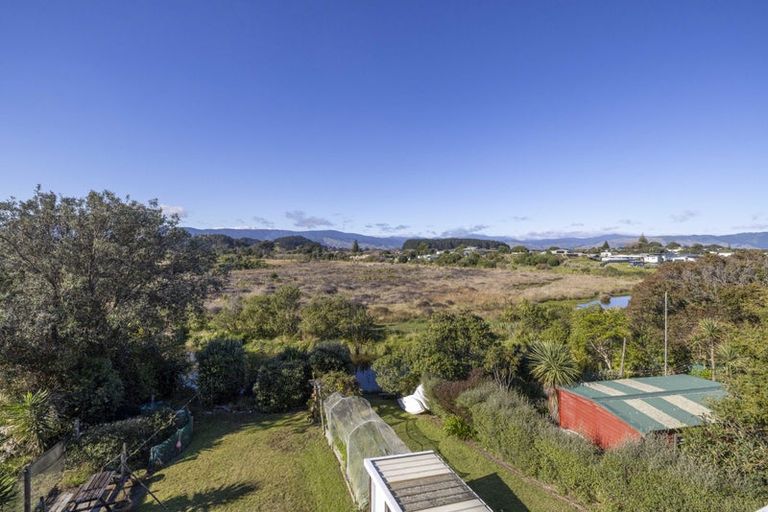 Photo of property in 12 Moana Street, Otaki Beach, Otaki, 5512