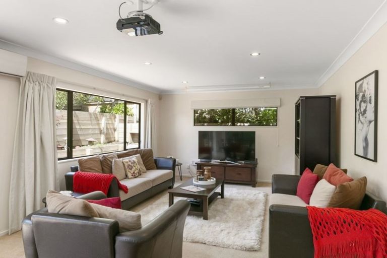 Photo of property in 2 Ridley Green, Churton Park, Wellington, 6037