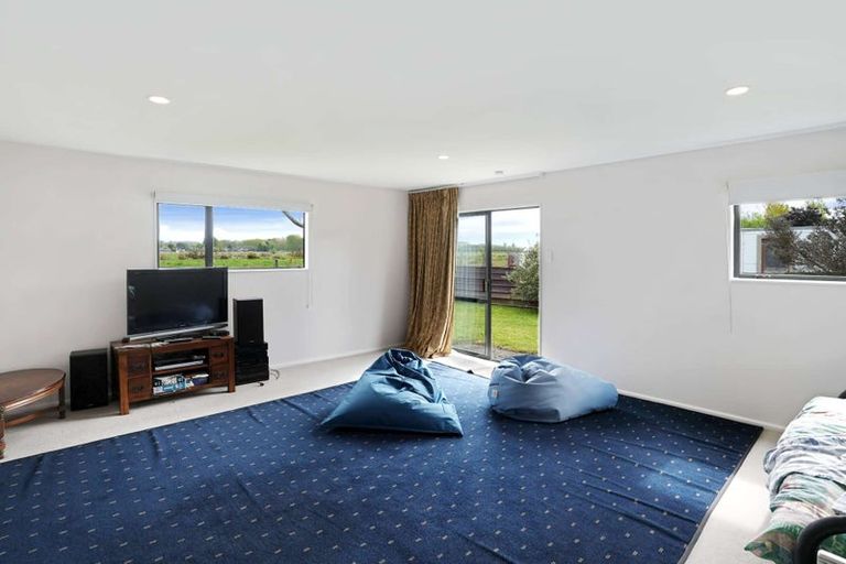 Photo of property in 75 Park Terrace, Waikuku Beach, 7473