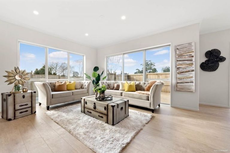Photo of property in 297 Swanson Road, Ranui, Auckland, 0612