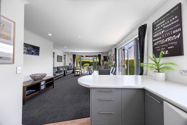 Photo of property in 9 Meadowbrook Place, Wanaka, 9305