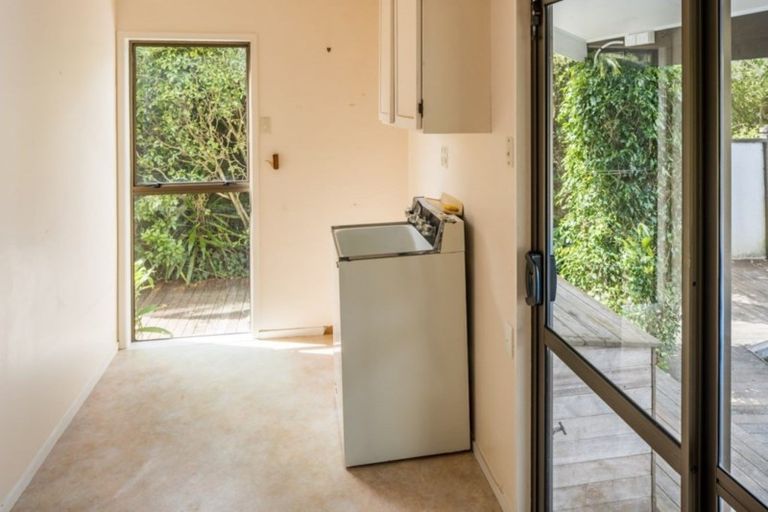 Photo of property in 68 Kahu Road, Paremata, Porirua, 5024