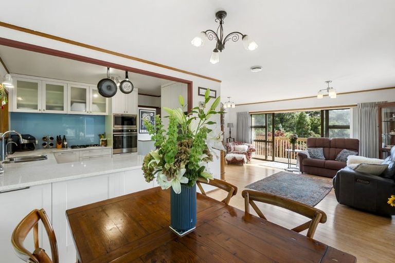 Photo of property in 2/13 Coronation Road, Hillcrest, Auckland, 0627