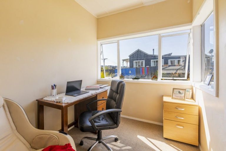 Photo of property in 15 Watts Street, Waipawa, 4210