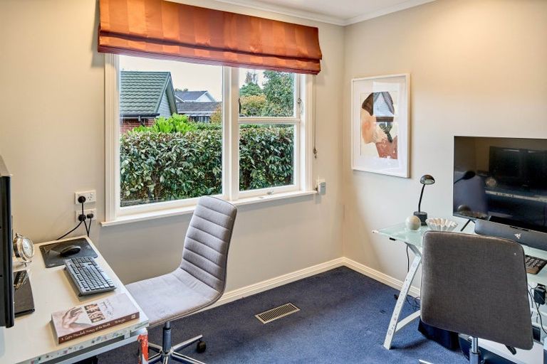 Photo of property in 32 Wai-iti Crescent, Woburn, Lower Hutt, 5010