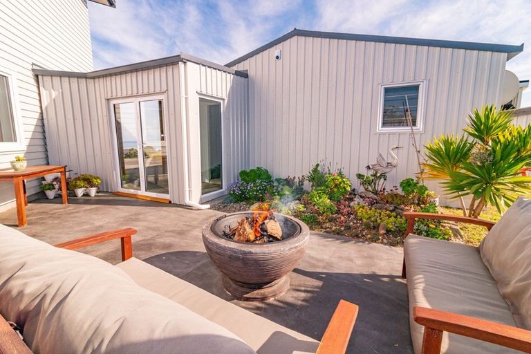 Photo of property in Ehaus, 42 Longbeach Drive, Castlecliff, Whanganui, 4501