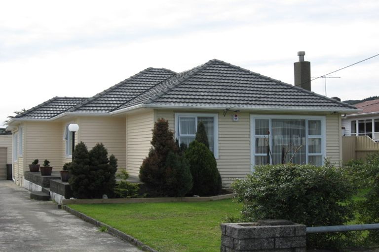 Photo of property in 6 Mckay Street, Wainuiomata, Lower Hutt, 5014
