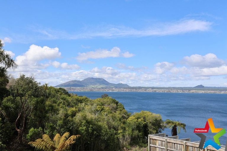 Photo of property in 31 Ewing Grove, Acacia Bay, Taupo, 3330