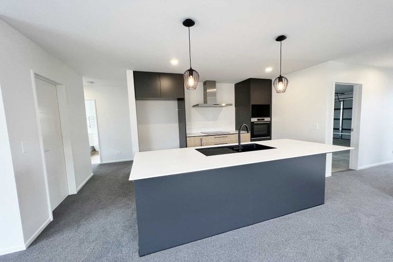 Photo of property in 18 Eileen Way, Rolleston, 7615