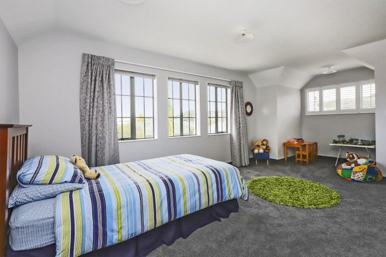 Photo of property in 15 Jacaranda Place, Greenmeadows, Napier, 4112
