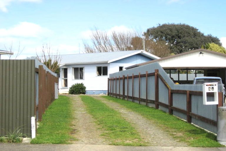 Photo of property in 4a Nikau Street, Levin, 5510