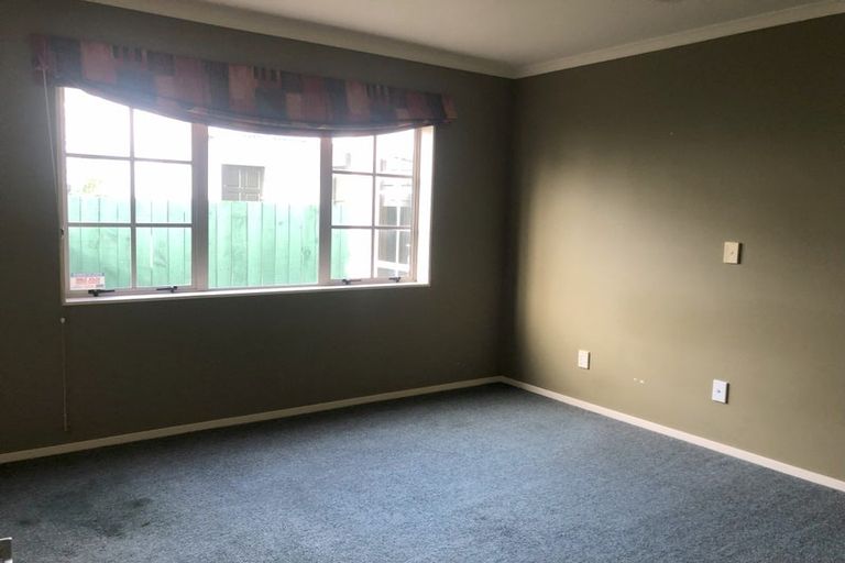 Photo of property in 4 Holly Court, Palmerston North, 4410