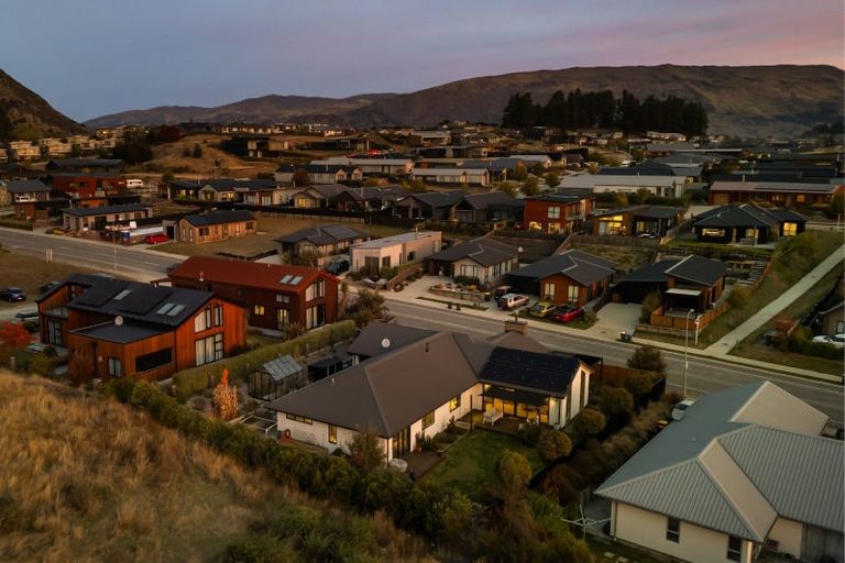 Photo of property in 210 Aubrey Road, Wanaka, 9305
