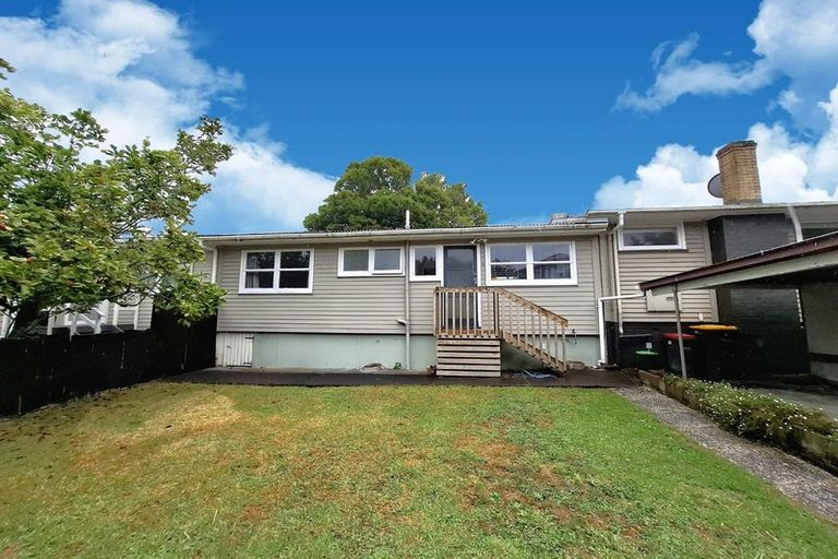 Photo of property in 2/14 Ozich Avenue, Te Atatu South, Auckland, 0610