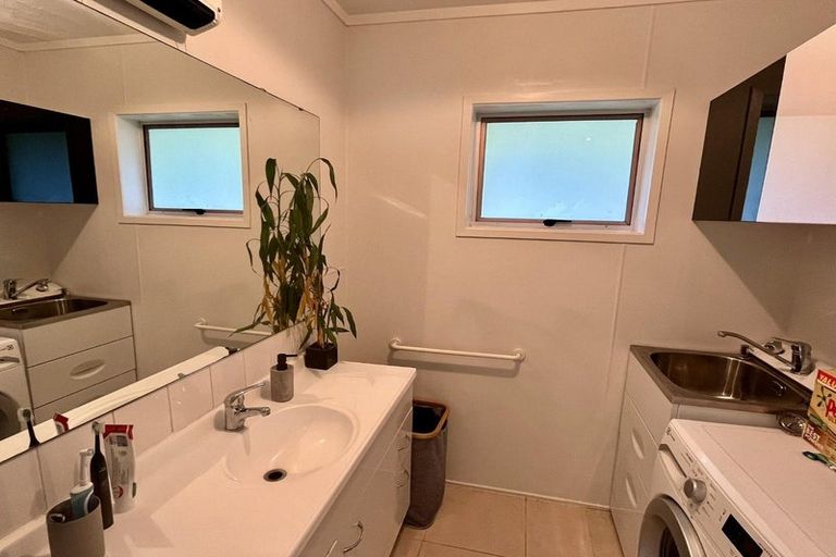 Photo of property in 2/12 Lydia Avenue, Northcote, Auckland, 0627