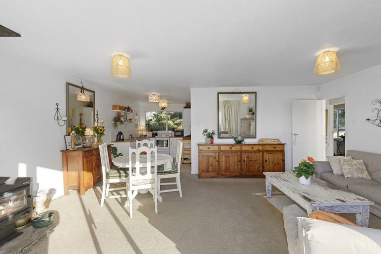 Photo of property in 19a Hicks Close, Whitby, Porirua, 5024