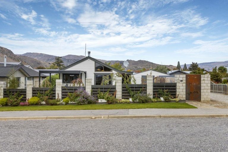 Photo of property in 12 Orient Street, Cromwell, 9310