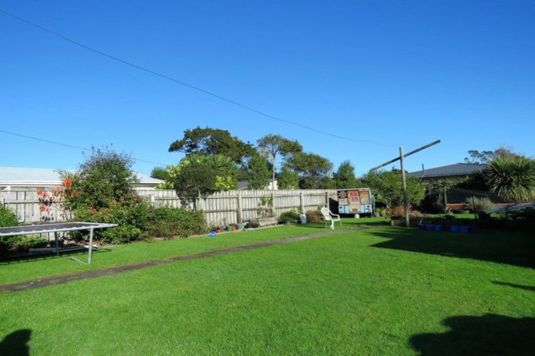 Photo of property in 124 Russell Street, Westport, 7825