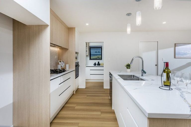 Photo of property in 35 Pinecrest Drive, Gulf Harbour, Whangaparaoa, 0930