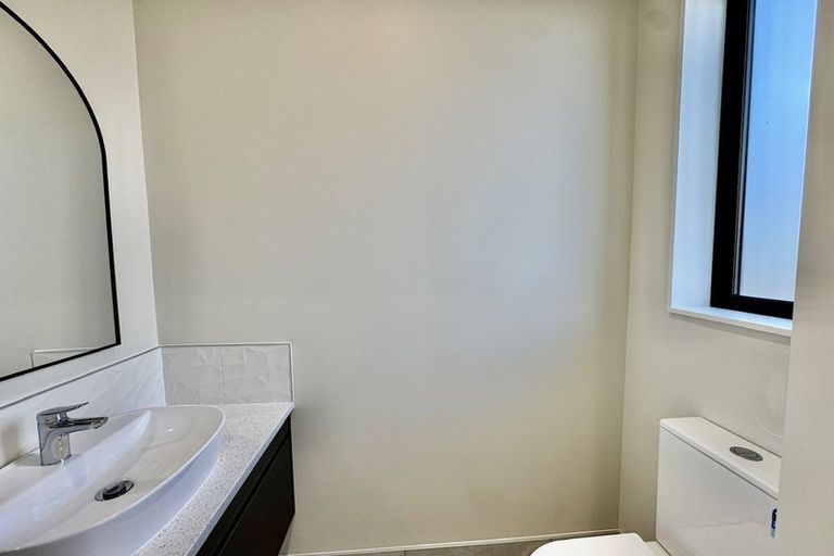 Photo of property in 1 Sandford Street, Campbells Bay, Auckland, 0630